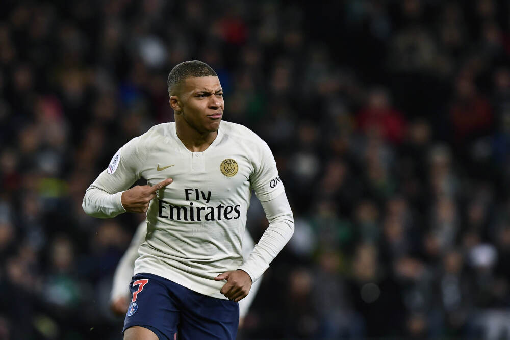 卫报：切尔西已询问塞梅尼奥的交易条件，蓝军非常欣赏他的多面性